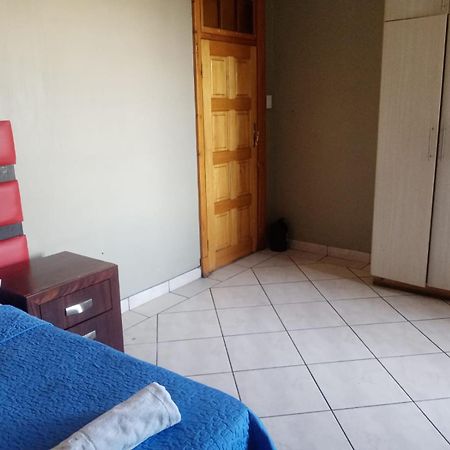 Ebony Guest House Pretoria-Noord 外观 照片